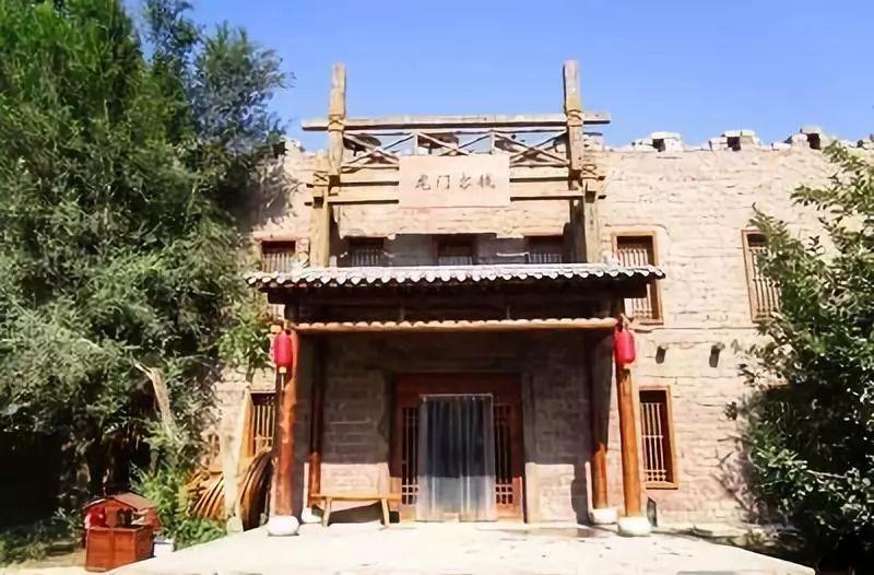 迷路的可爱男孩