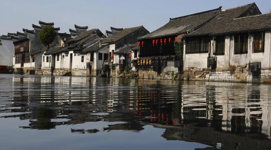 成品油价上调，加满一箱油多花8元